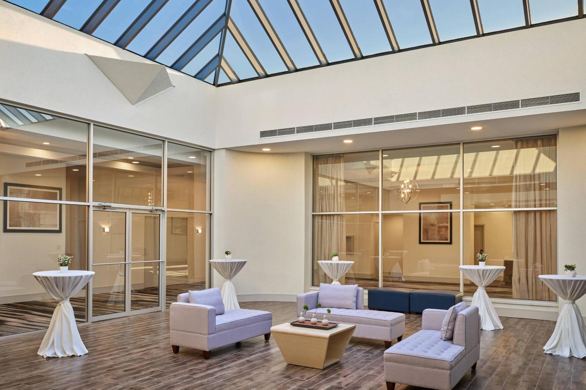 Delta Hotels By Marriott Chicago Willowbrook Dış mekan fotoğraf