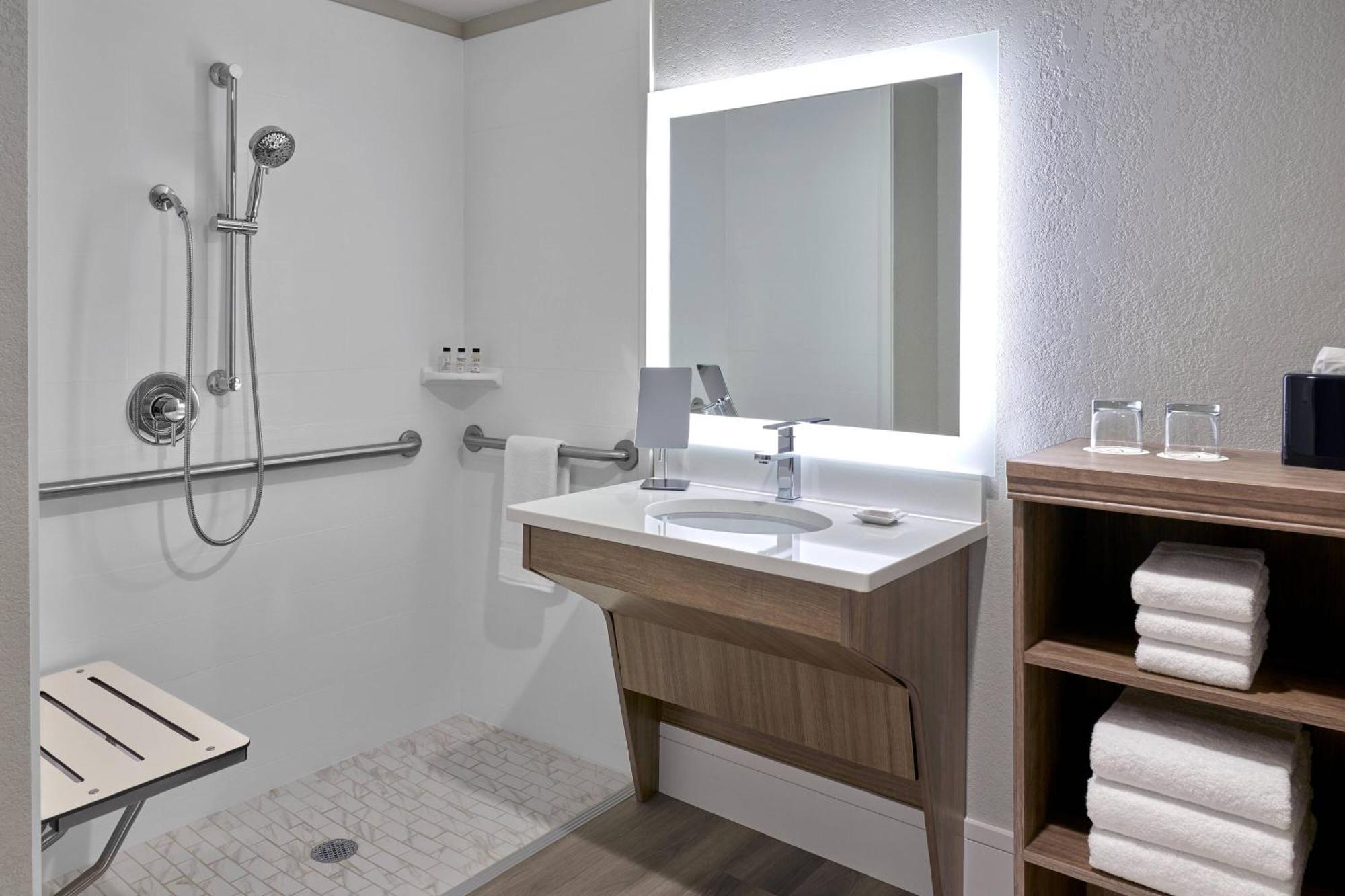 Delta Hotels By Marriott Chicago Willowbrook Dış mekan fotoğraf